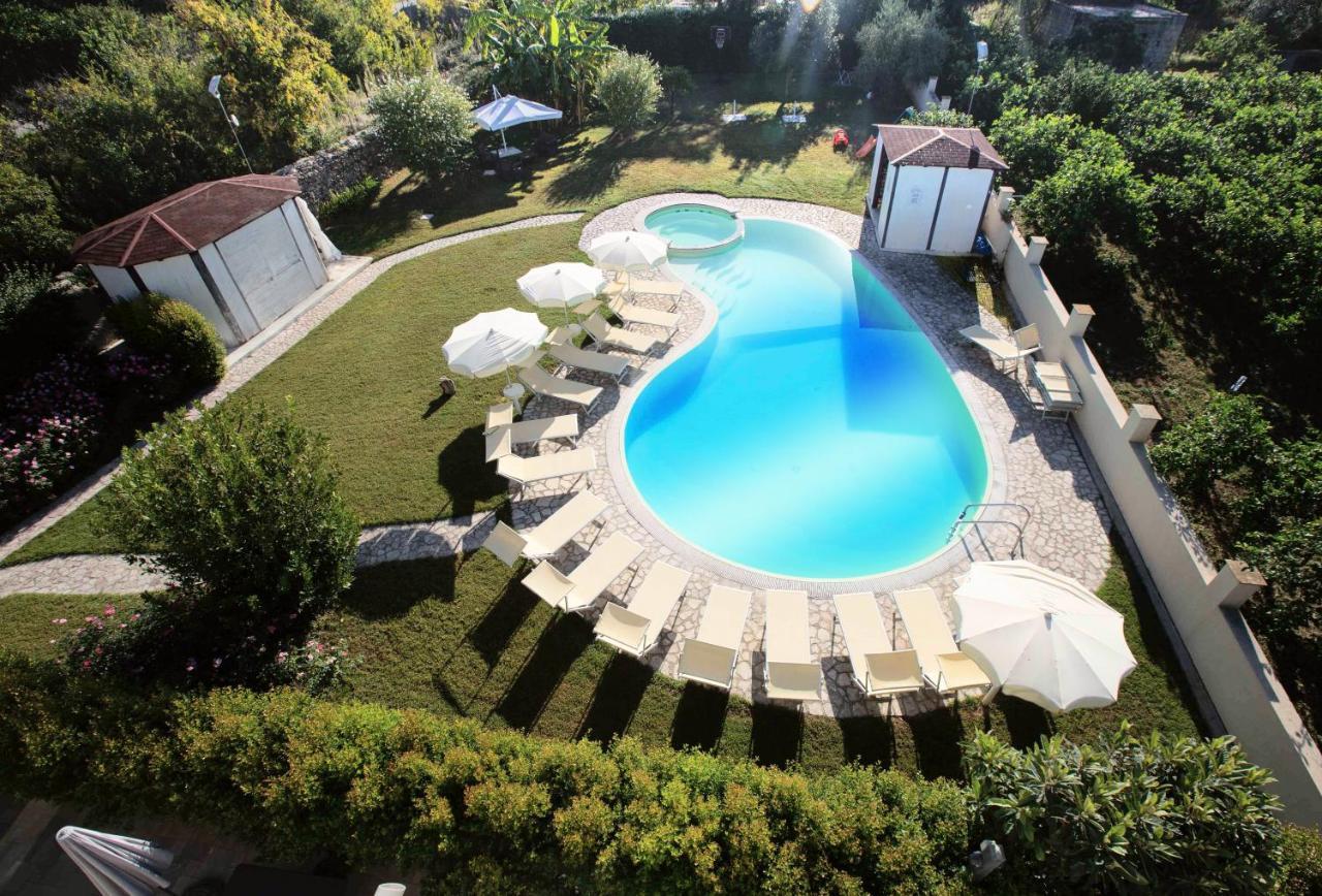 Villa Selenite Capo dʼOrlando Exterior foto